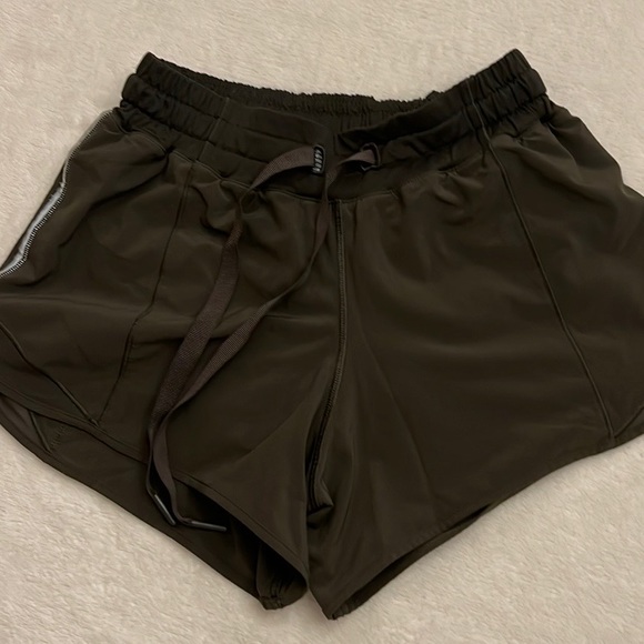 LULULEMON HOTTY HOT SHORTS - Picture 12 of 12